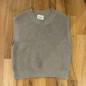 Abercrombie & Fitch Women’s Tan Sweater Vest